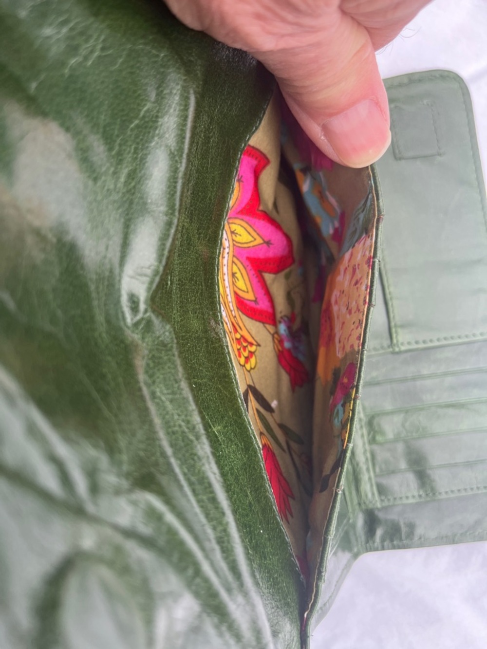 Latico forest green trifold Leather Zip Wallet Clutch - Picture 12 of 14
